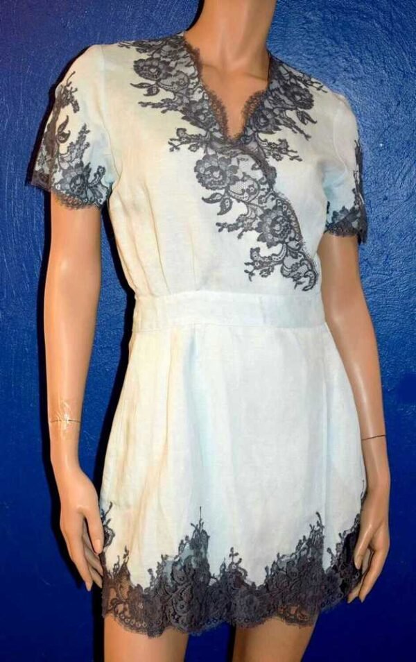 'Marjolaine' Robe Courte lin, dentelle de Calais, Bleu, 'Grâce' – Image 3