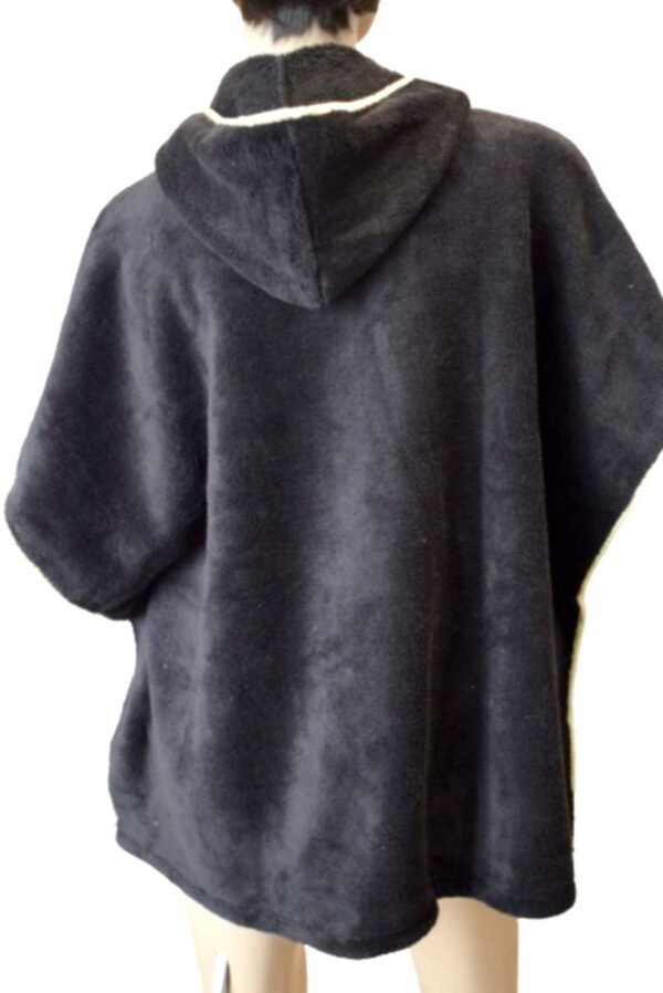 'Marjolaine' Cape + capuche, polyester polaire, Noir, 'Ours' - Image 2